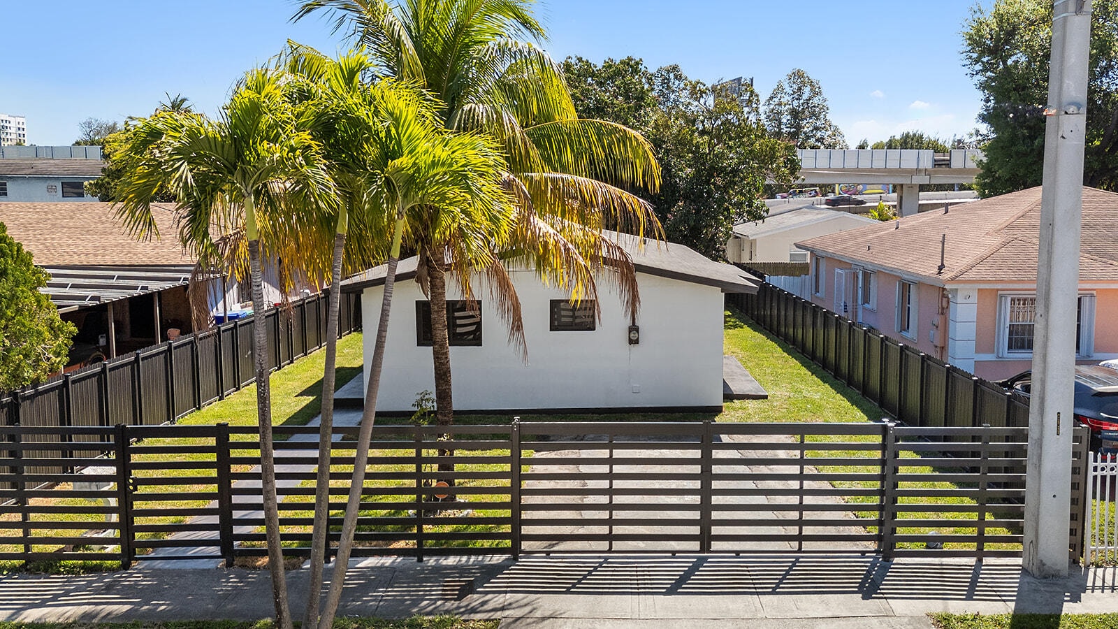 4BR – SingleFamilyResidence at 1522 NW 41st Street