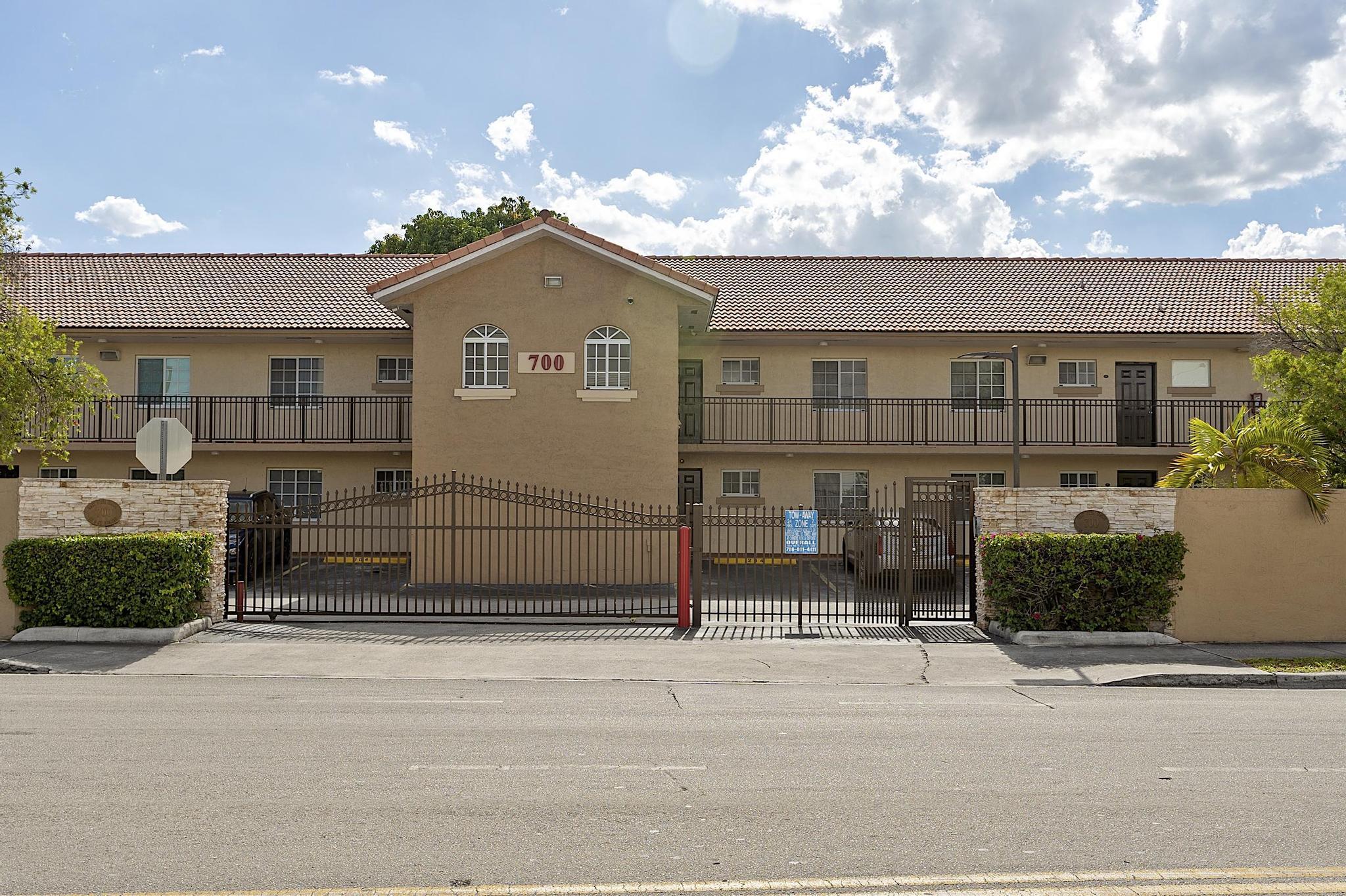 2BR – Condominium at 700 SE 9th Court #206