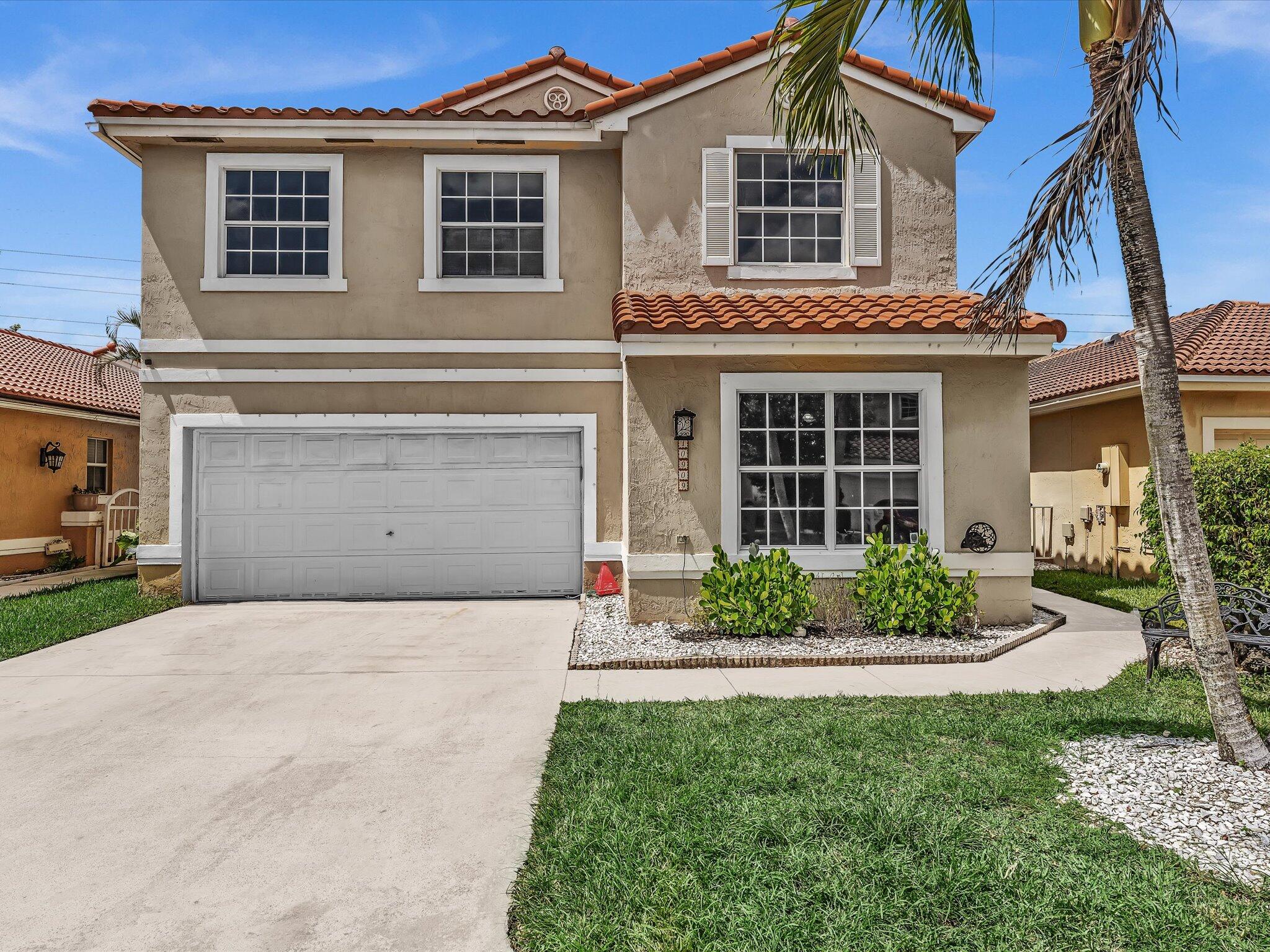5BR – SingleFamilyResidence at 10909 NW 46th Drive