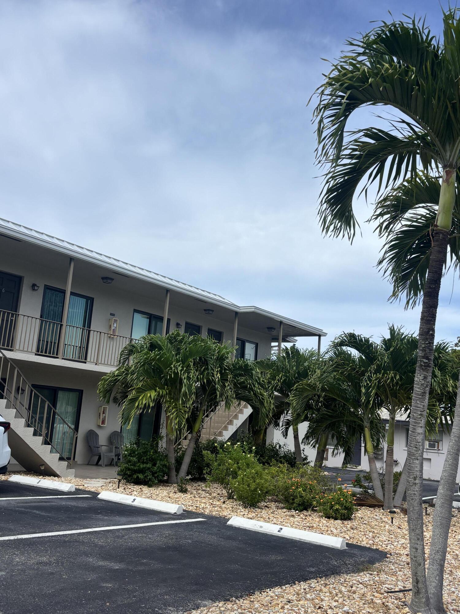 1BR – Apartment at 521 NE 45th Street