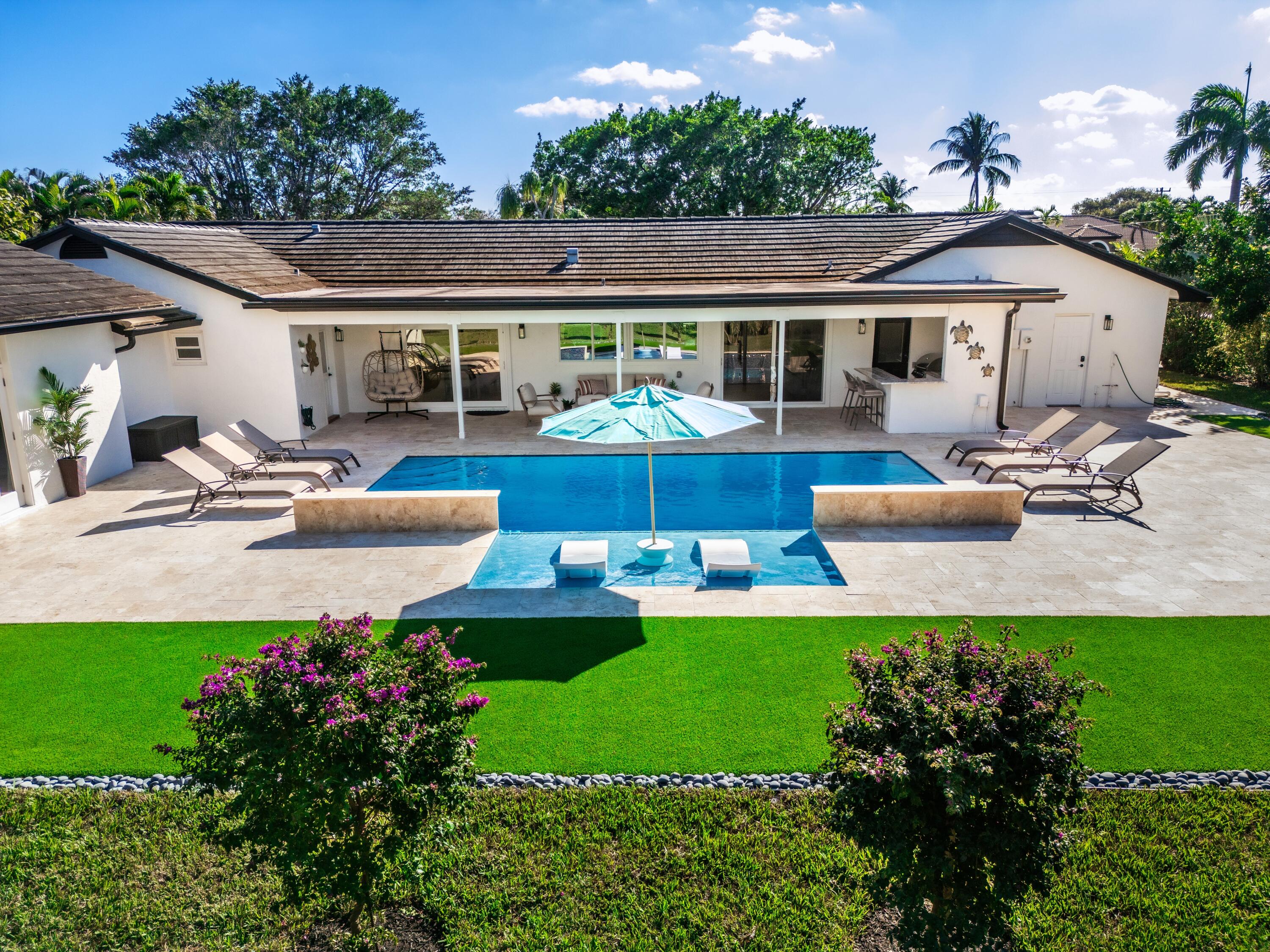 5BR – SingleFamilyResidence at 3127 Sherwood Boulevard