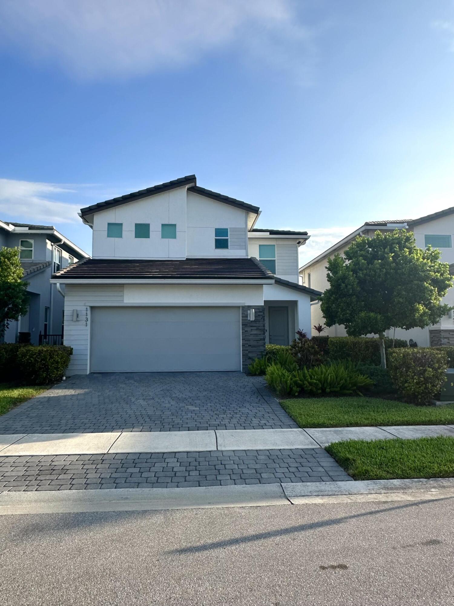 4BR – SingleFamilyResidence at 1131 Verde