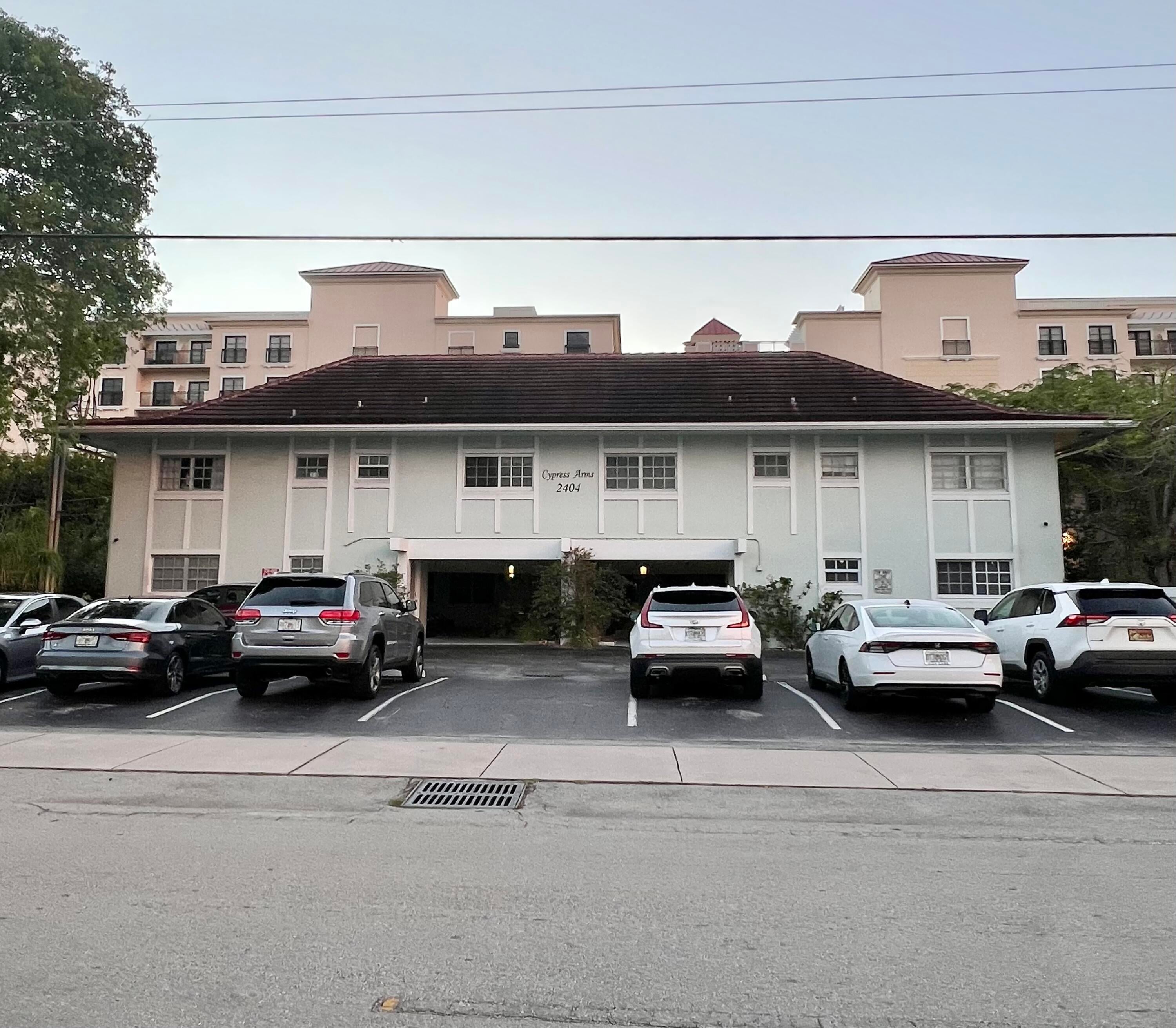 1BR – Condominium at 2404 NE 33rd Avenue #12