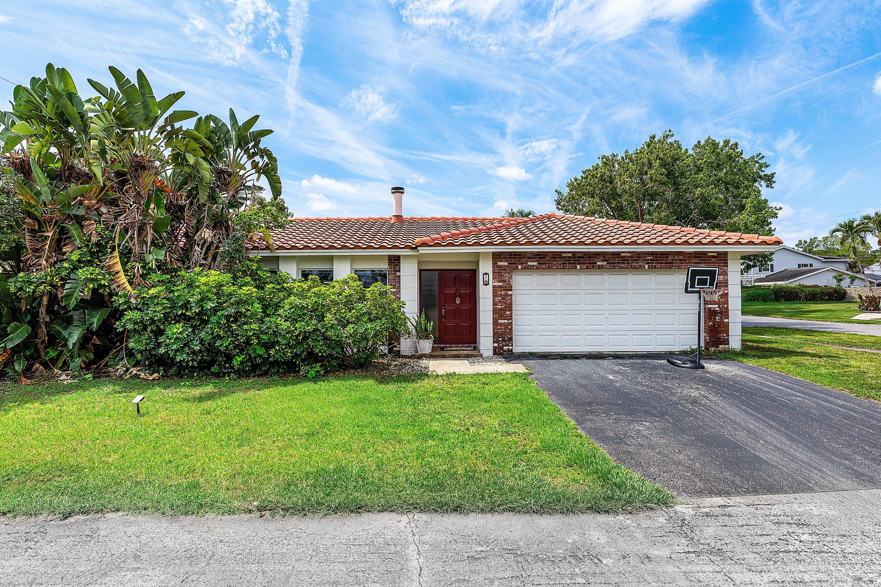 4BR – SingleFamilyResidence at 2 Tam O Shanter Lane