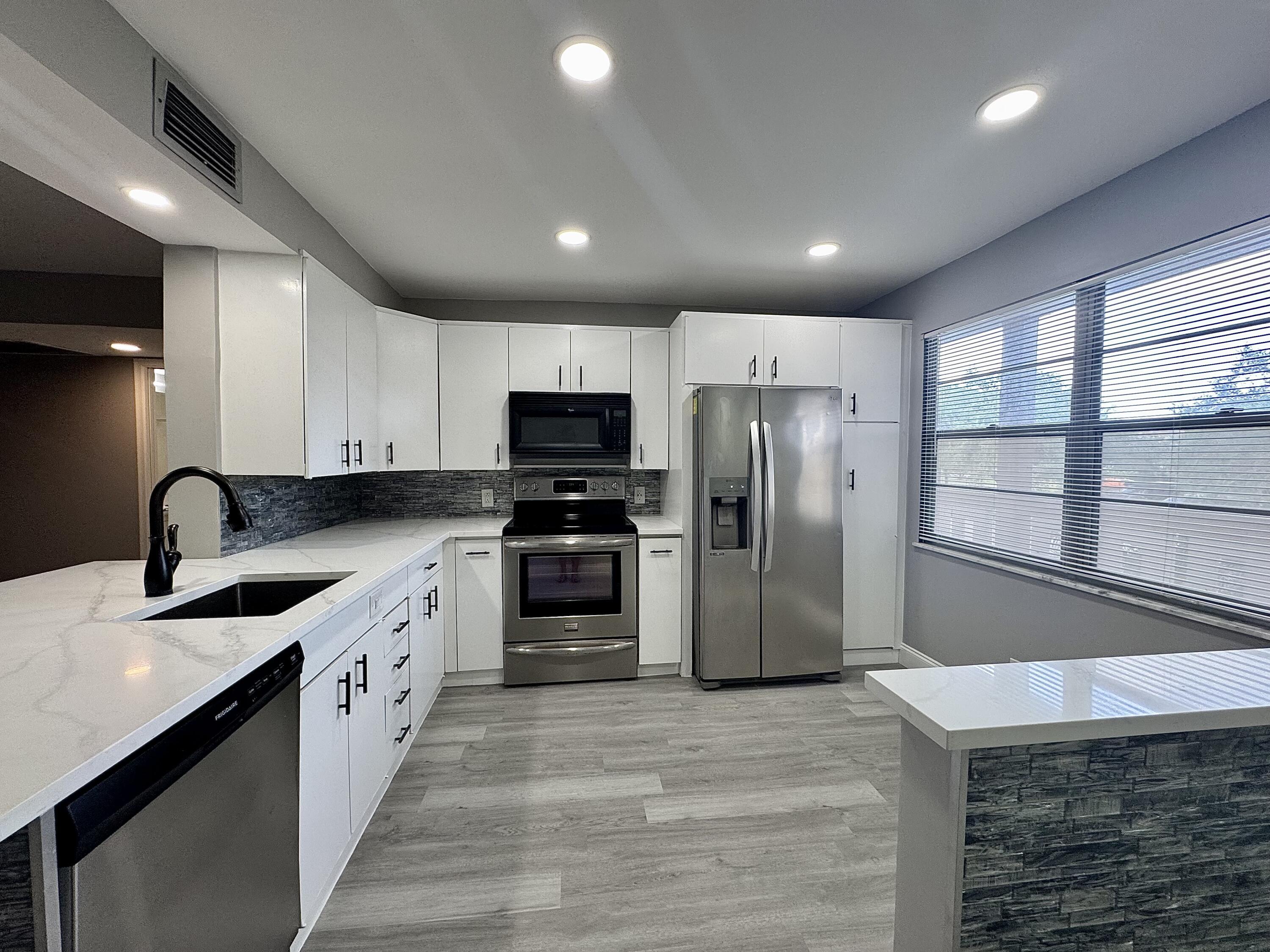 2BR – Condominium at 4401 Martinique Court #G2