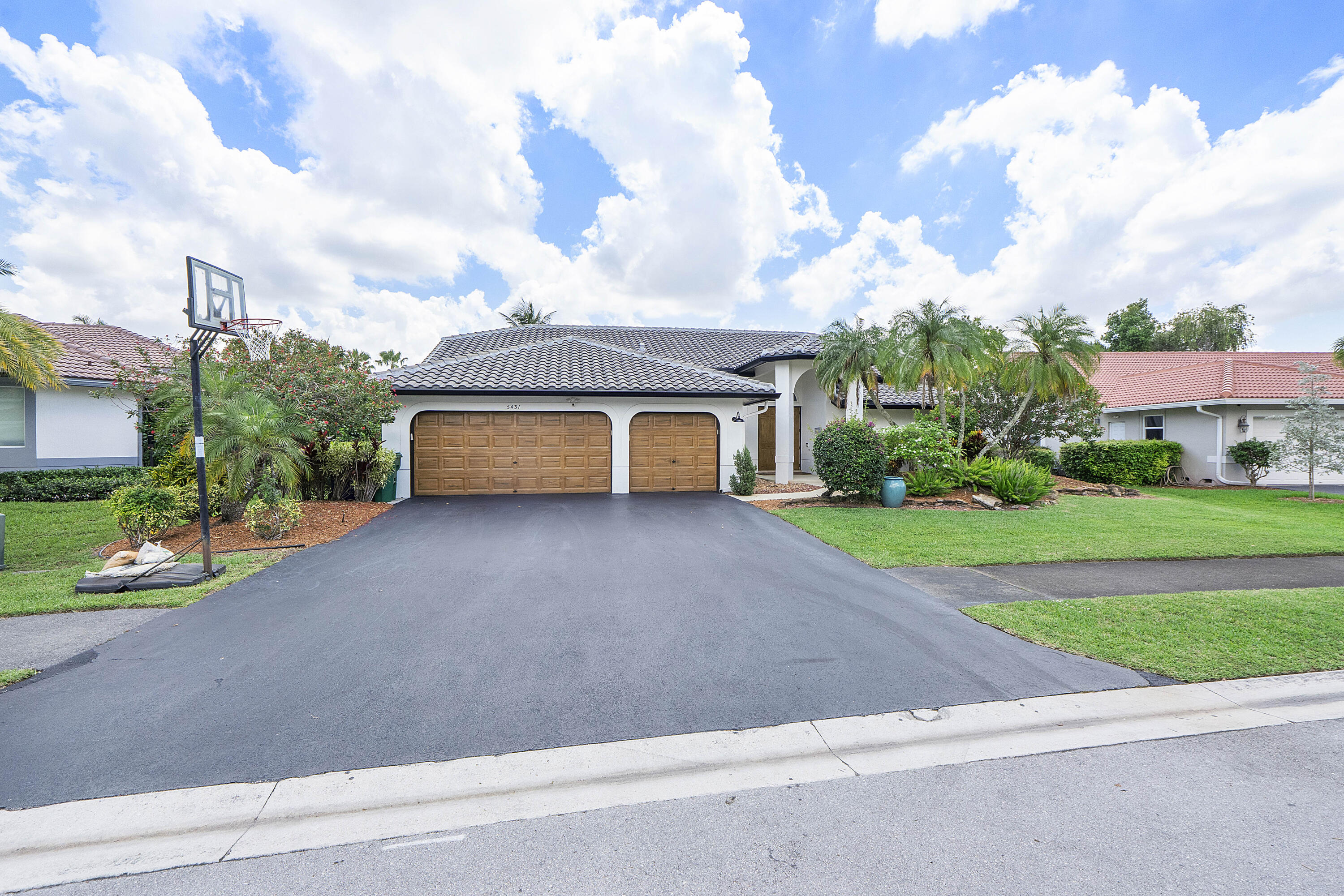 4BR – SingleFamilyResidence at 5431 NW 109th Lane
