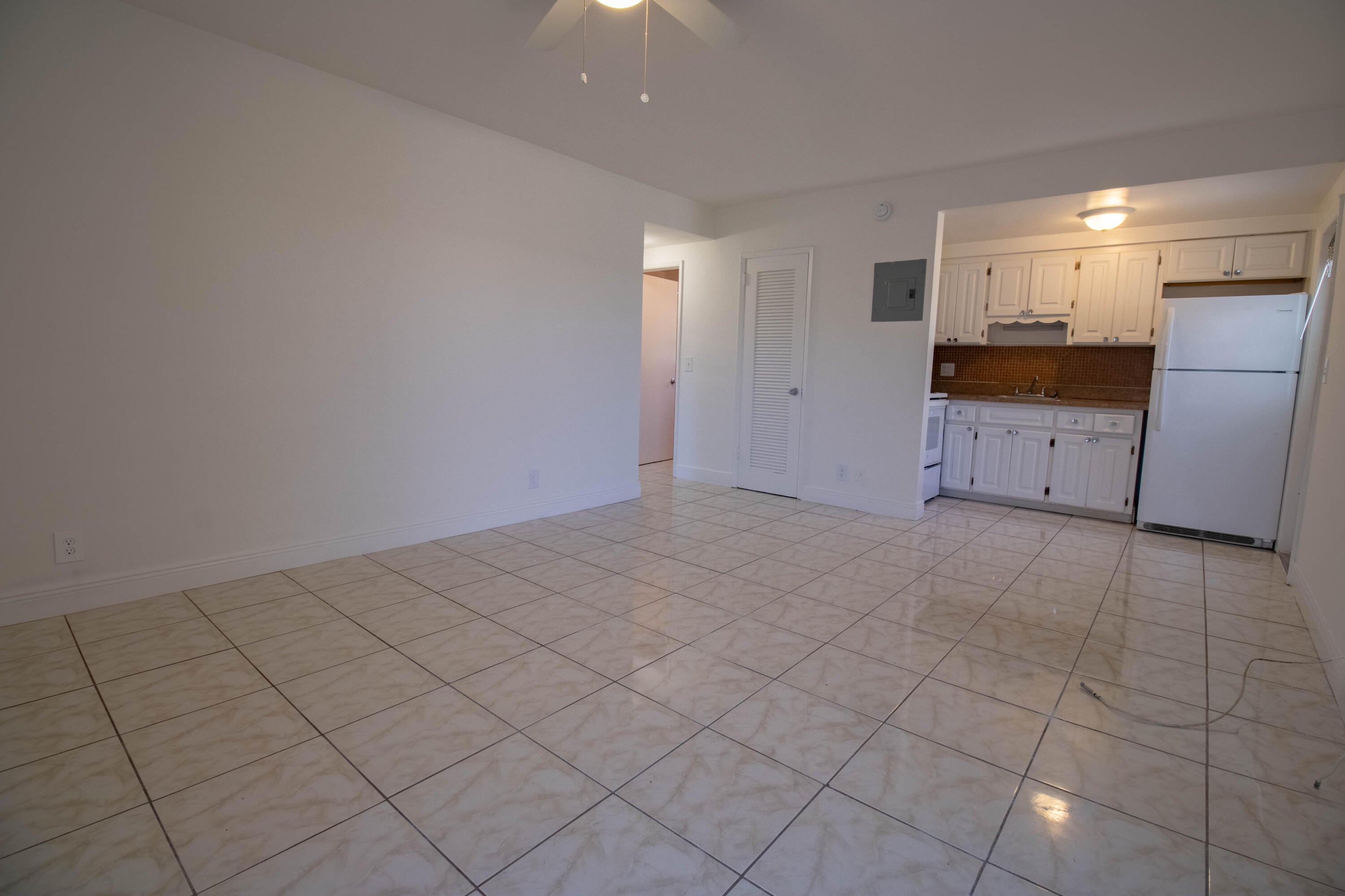 1BR – Apartment at 1855 Adams Street #30