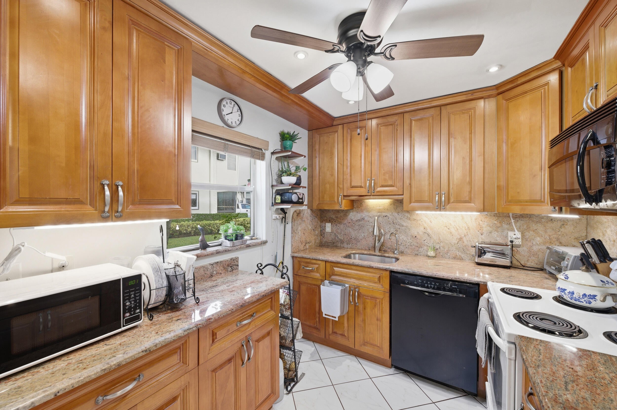 2BR – Condominium at 52 Saxony B #52