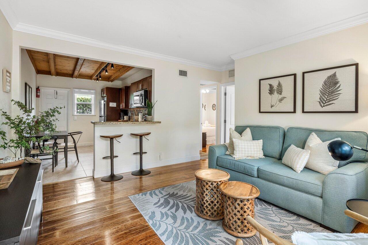 2BR – Apartment at 615 NE 9th Avenue #51