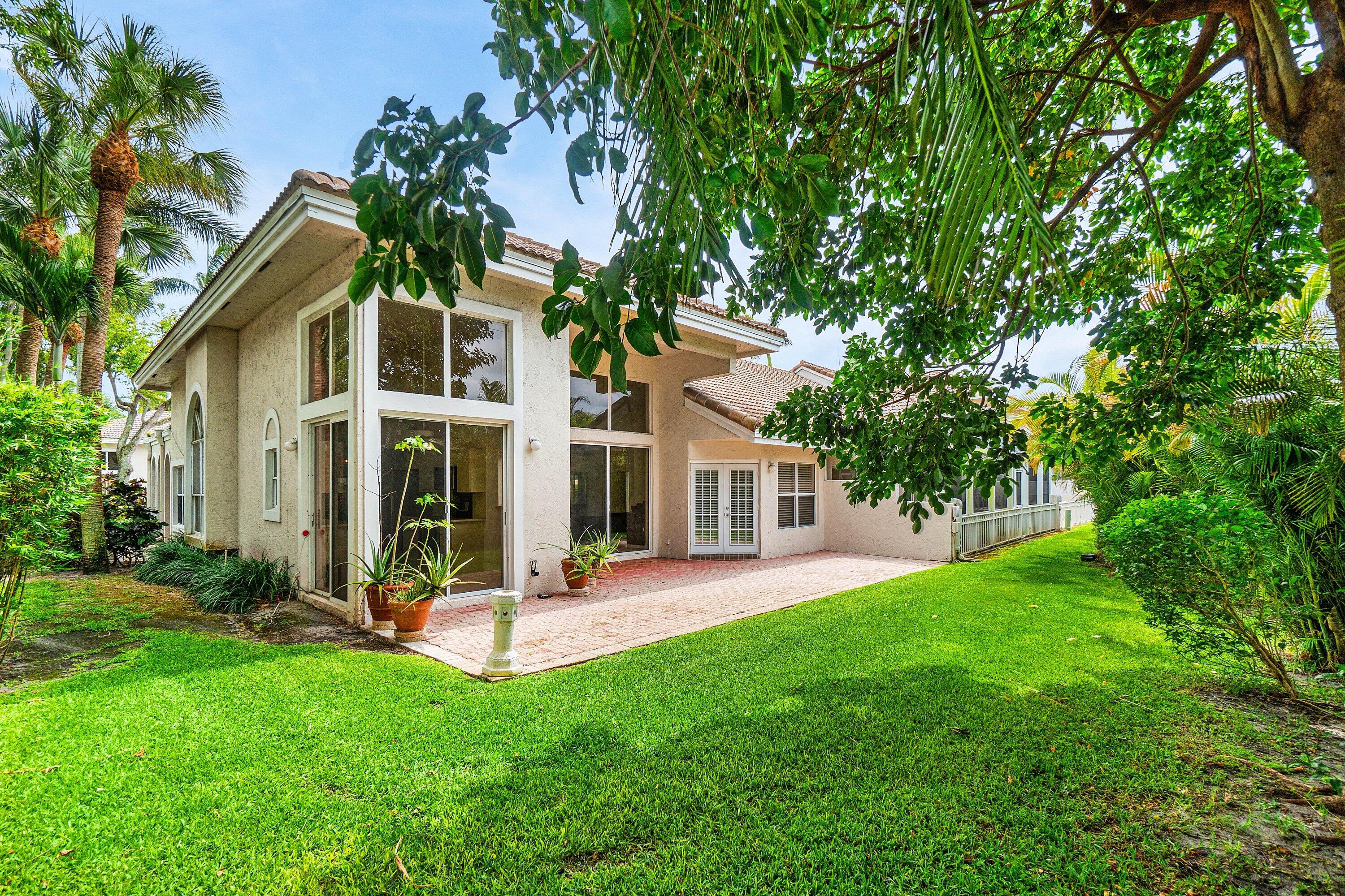 3BR – Townhouse at 5106 Windsor Parke Drive