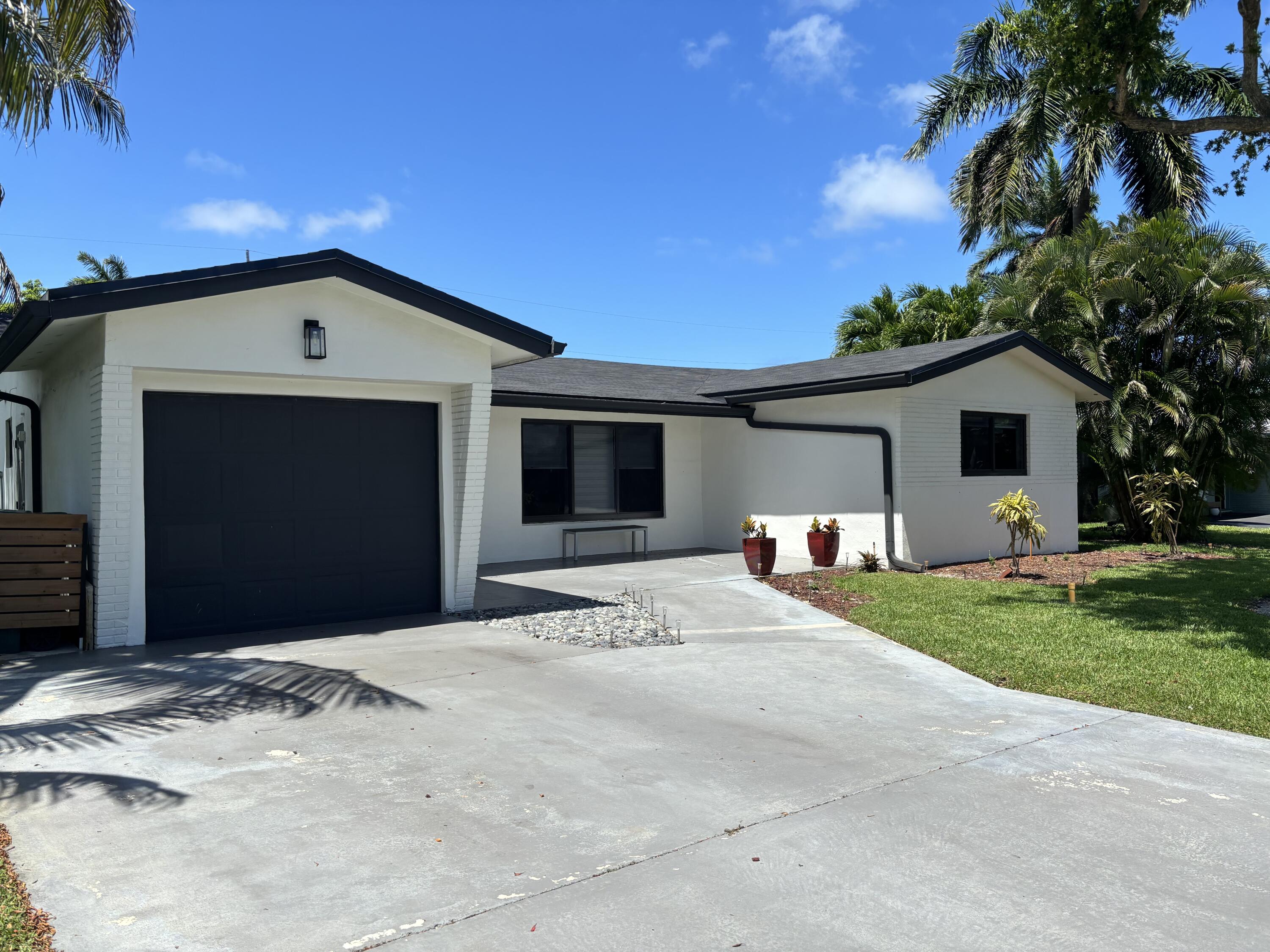 3BR – SingleFamilyResidence at 1411 NE 41st Street