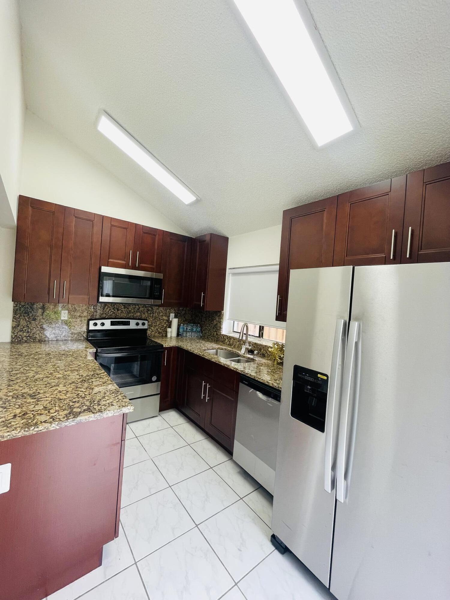 3BR – Townhouse at 617 NW 132nd Terrace #617