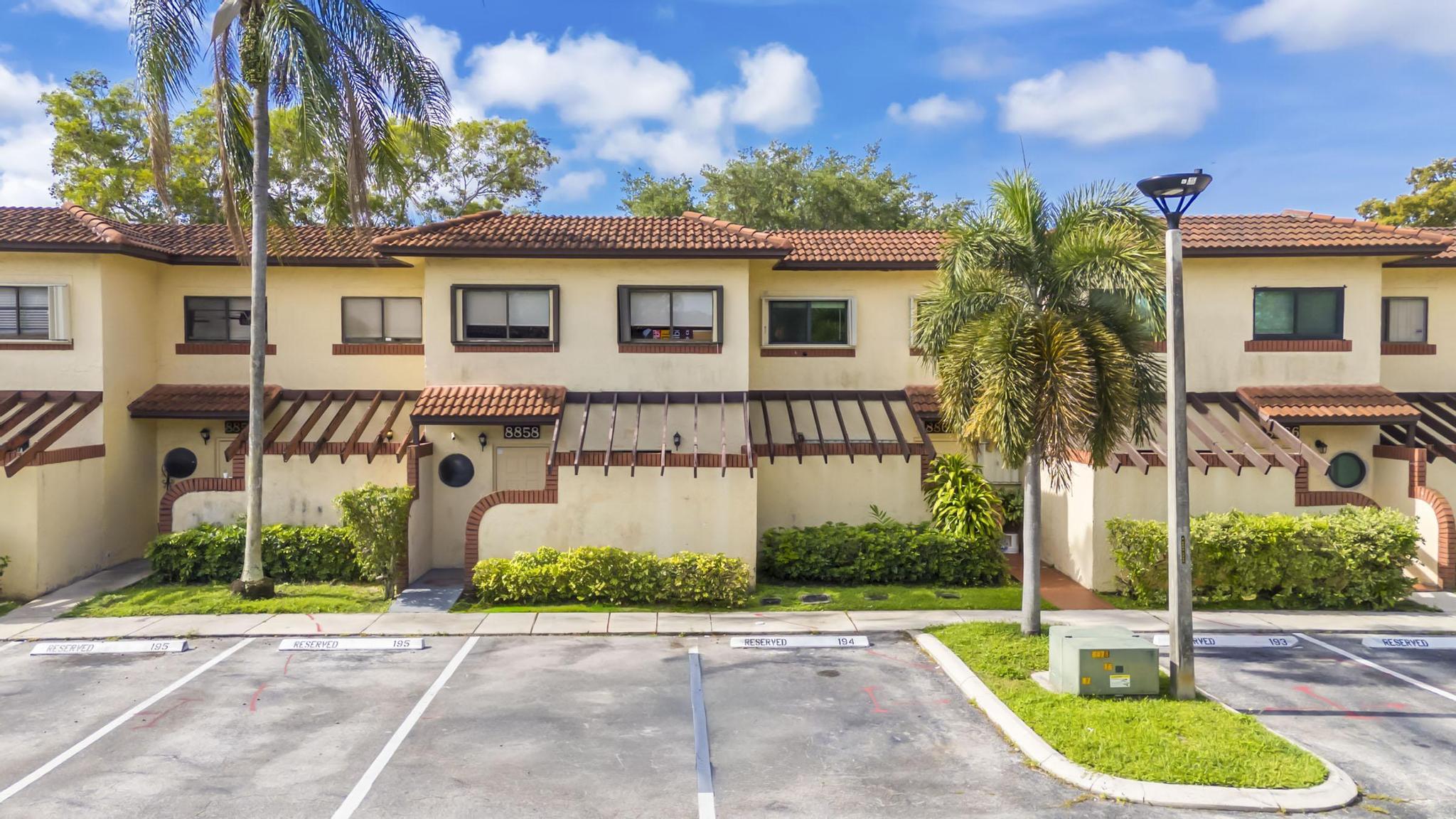 3BR – Townhouse at 8858 NW 48th Street #8858