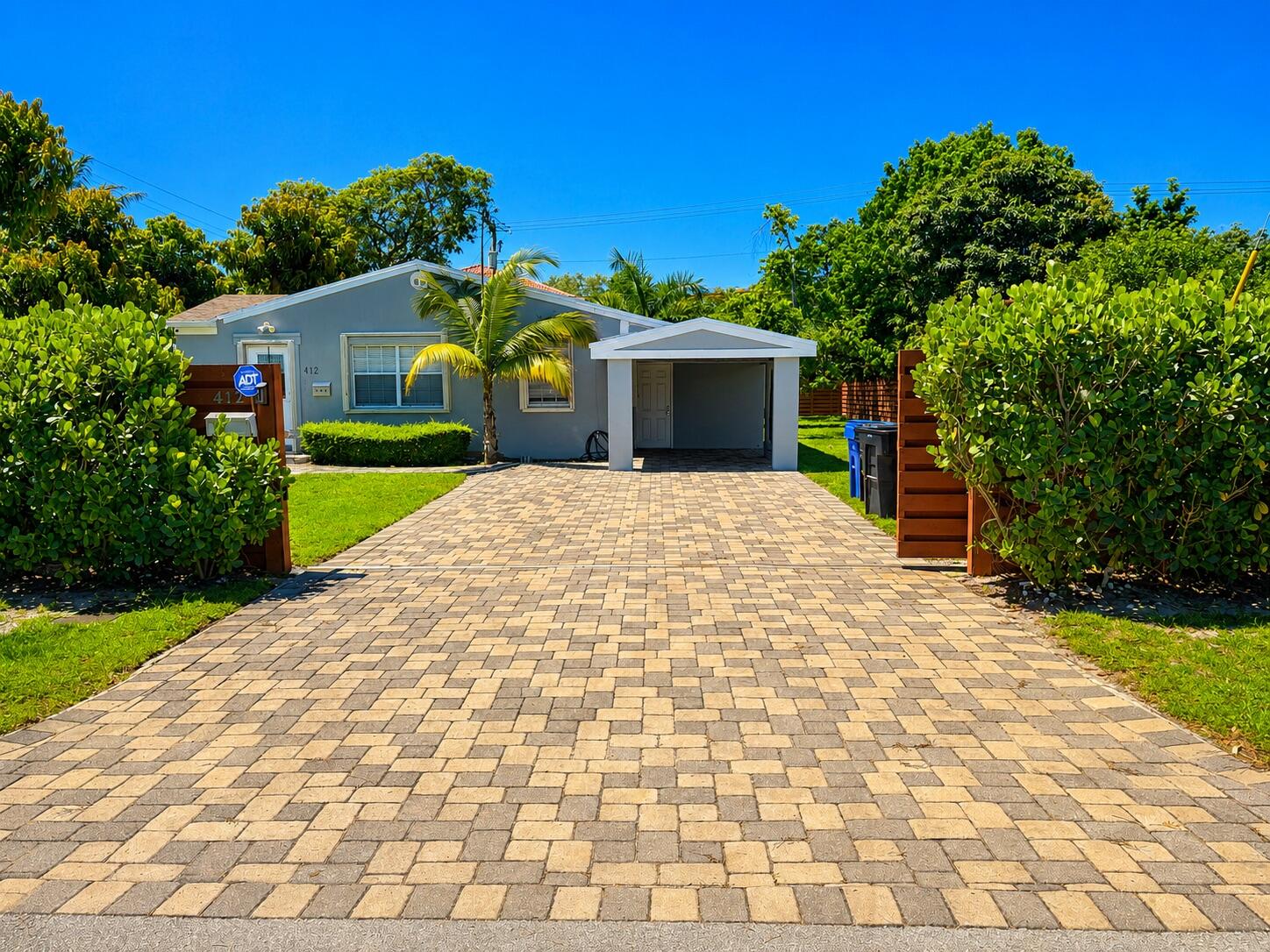3BR – SingleFamilyResidence at 412 SW 16th Court