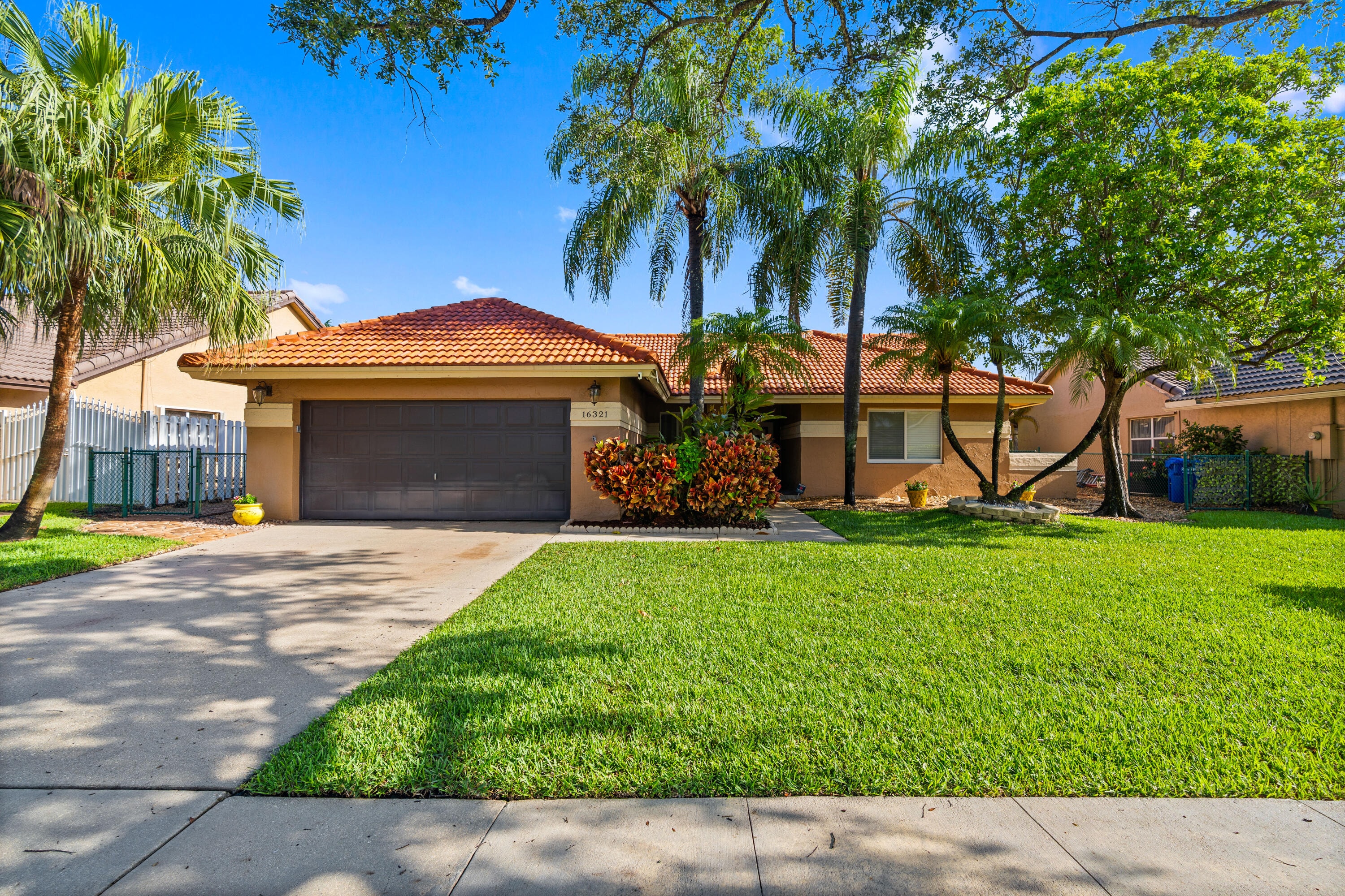 3BR – SingleFamilyResidence at 16321 NW 11th Street