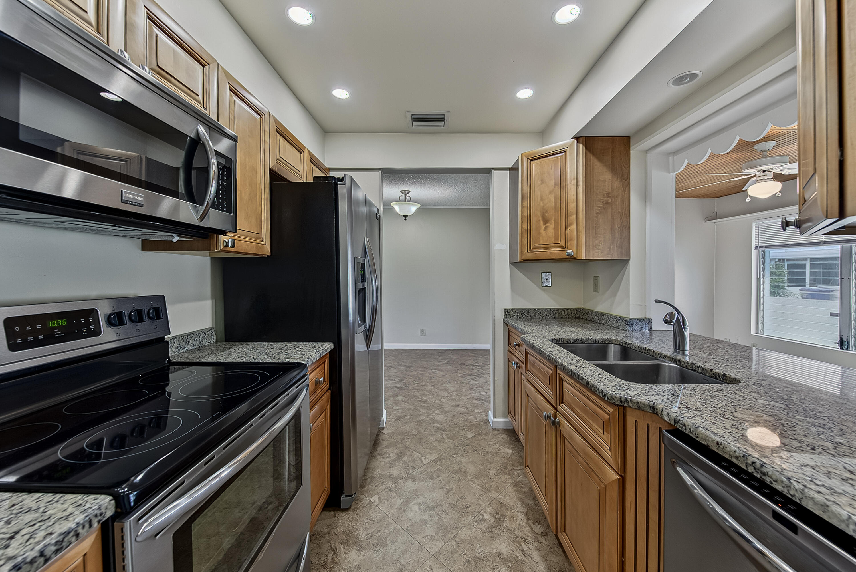 2BR – SingleFamilyResidence at 2581 E Golf Boulevard