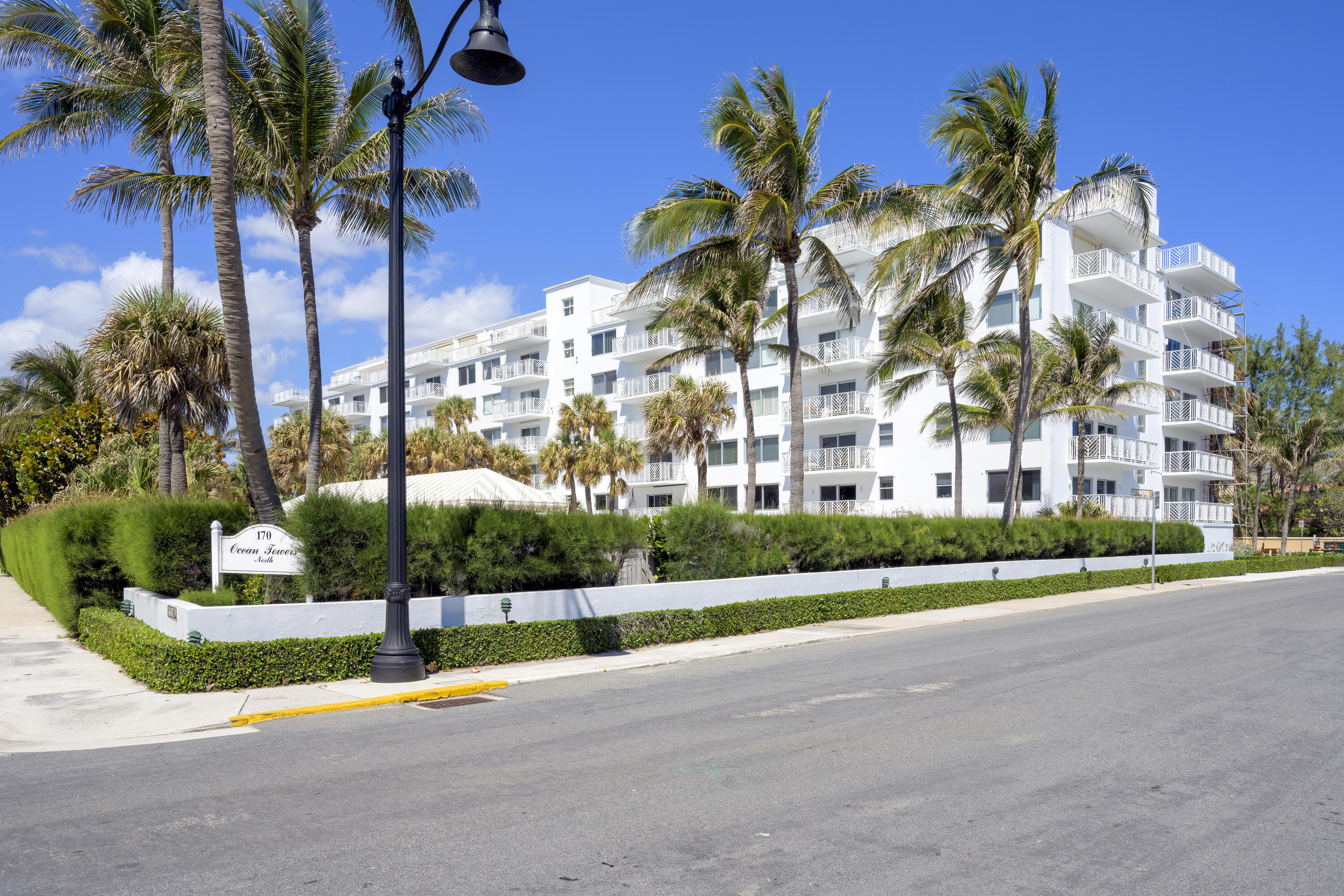 1BR – Condominium at 170 N Ocean Boulevard #305