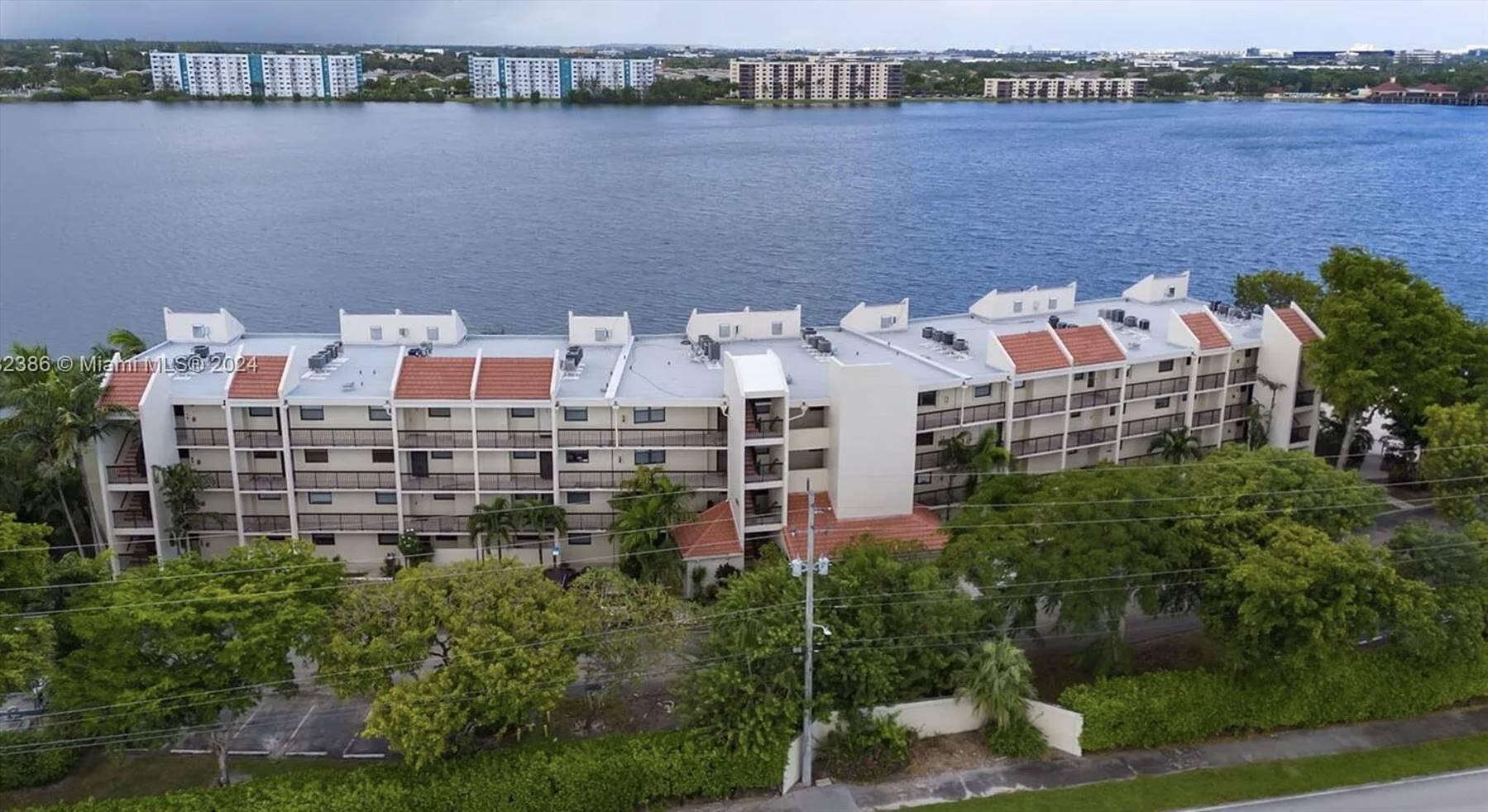 2BR – Condominium at 115 Lake Emerald Drive #304