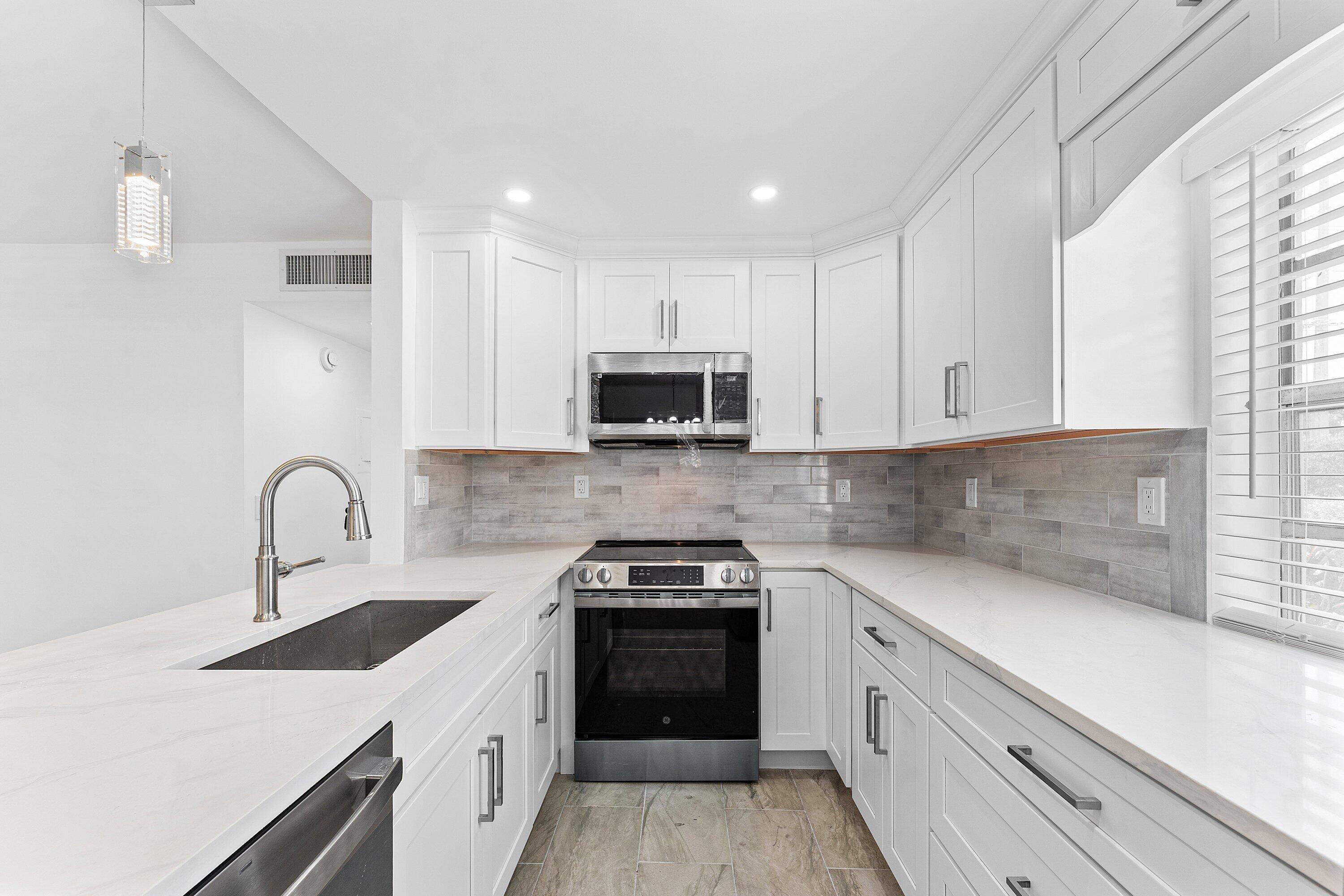 2BR – Condominium at 790 Burgundy Q