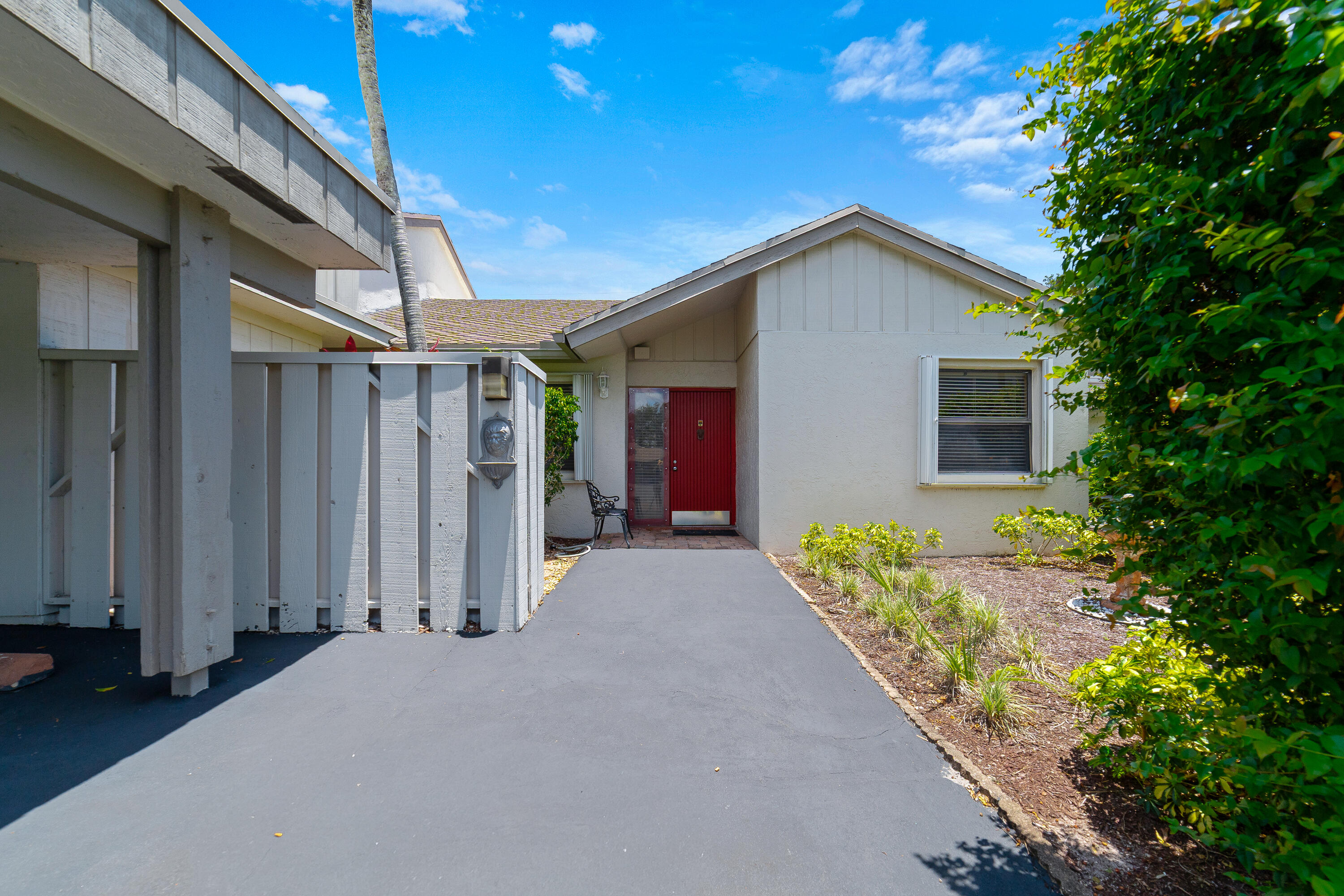 3BR – Townhouse at 302 Deer Creek Wildwood Lane E