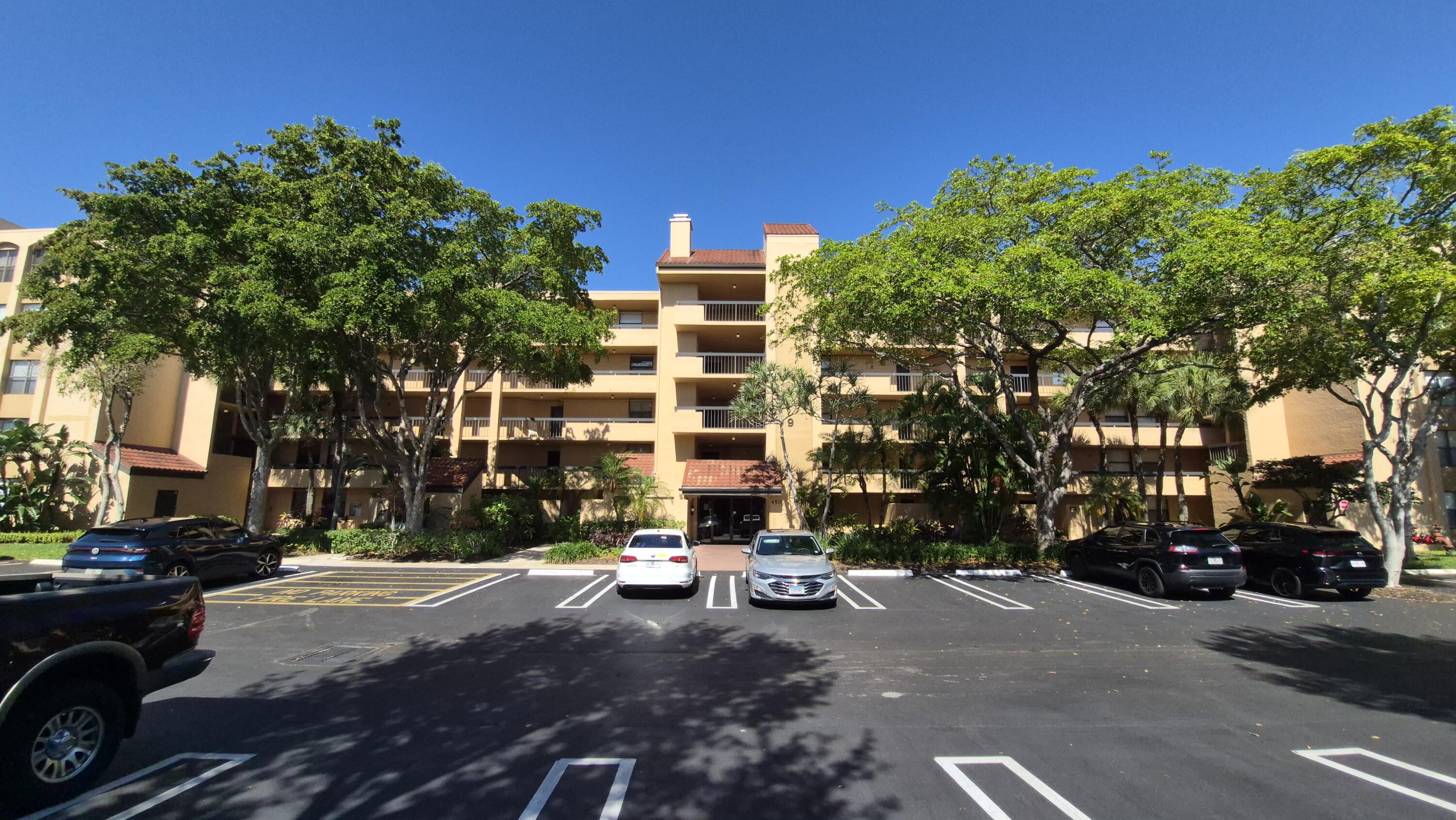 2BR – Condominium at 450 Egret Circle #9510