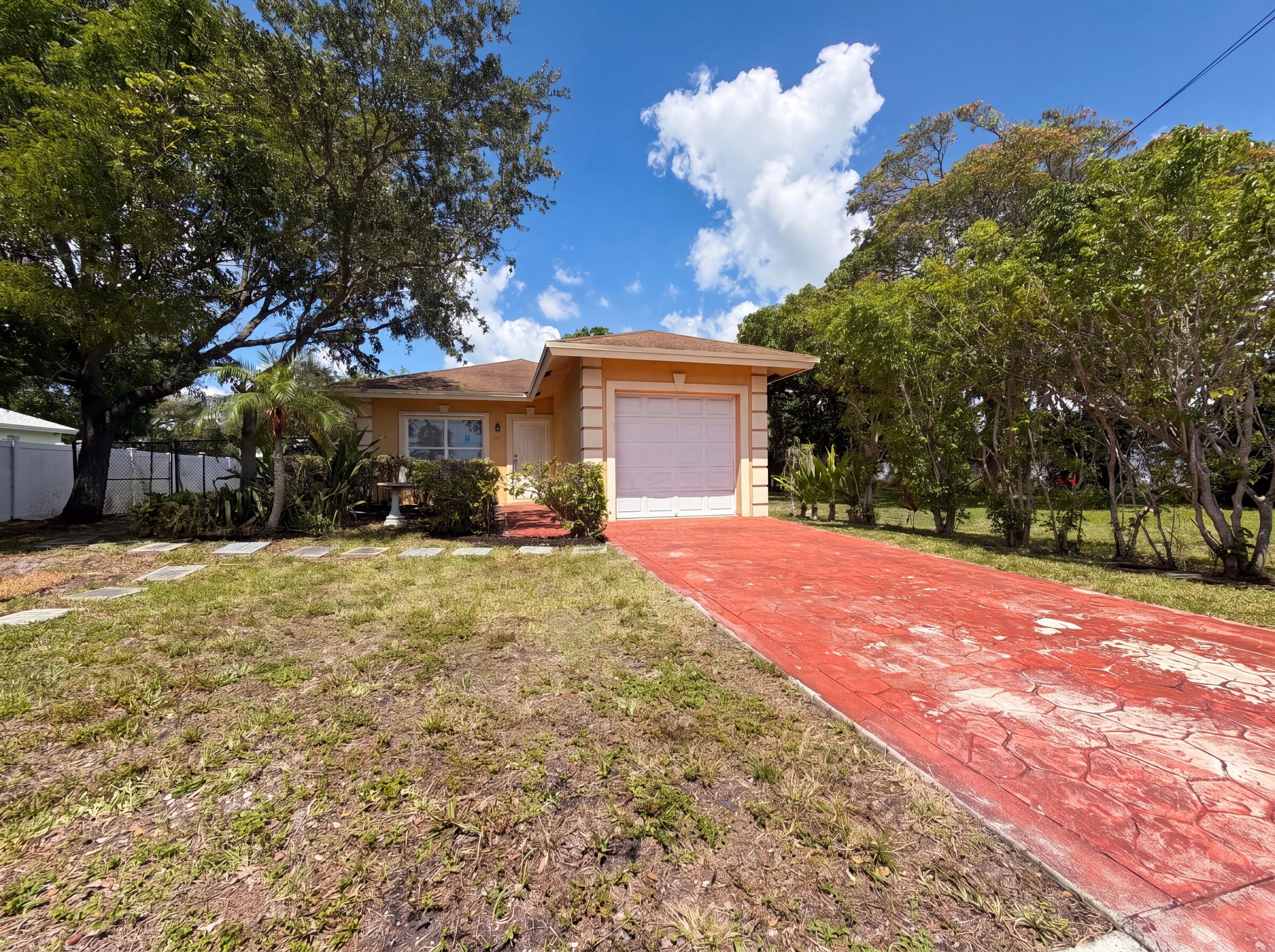 3BR – SingleFamilyResidence at 453 N Deerfield Avenue