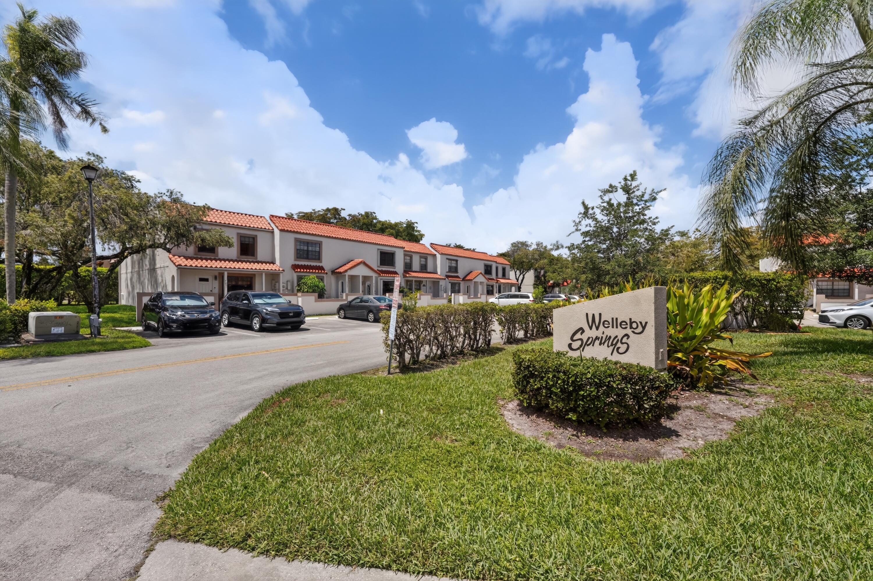 3BR – Townhouse at 9409 NW 42nd Street