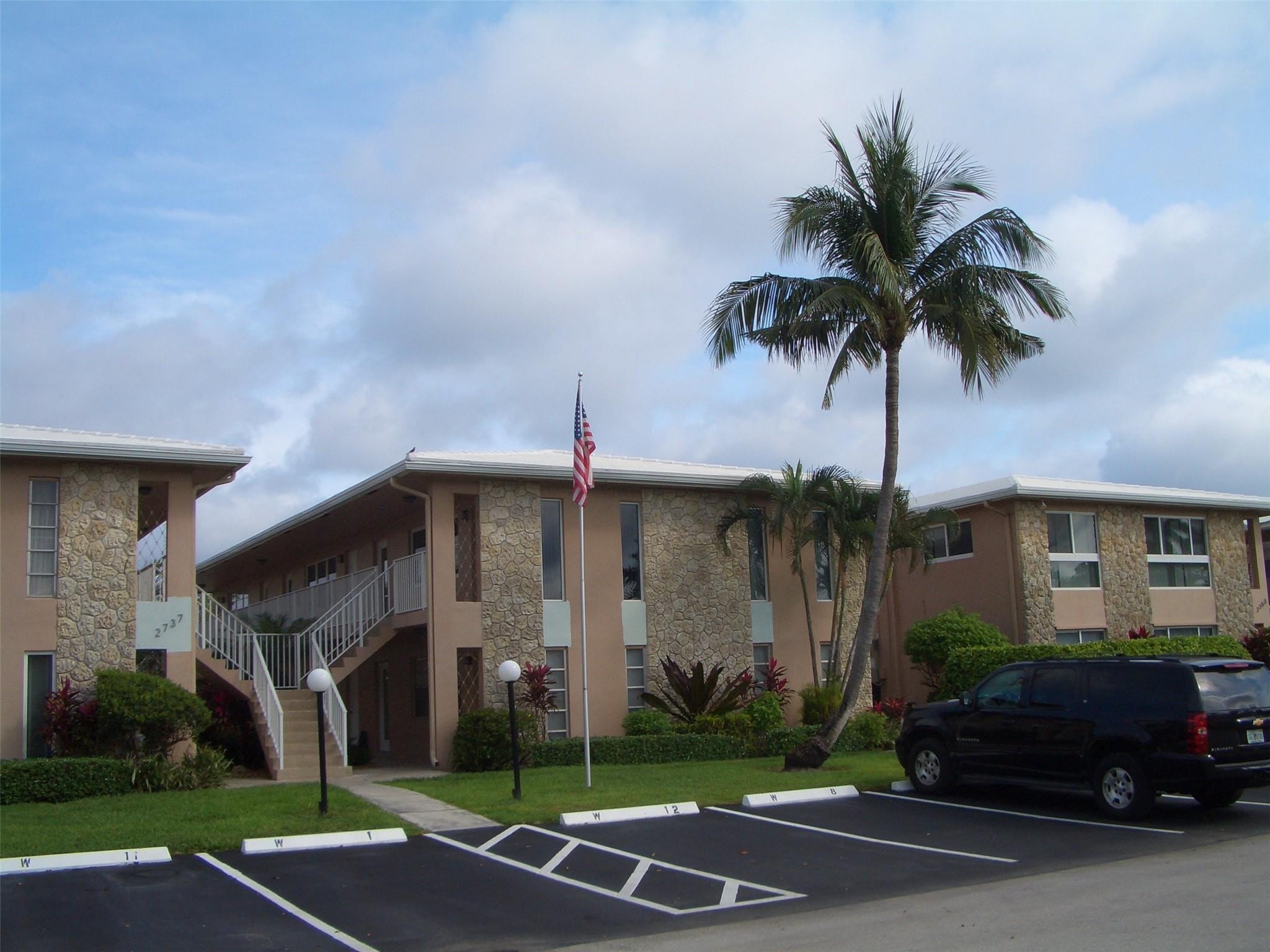 1BR – Condominium at 2737 NE 28th Street #7w