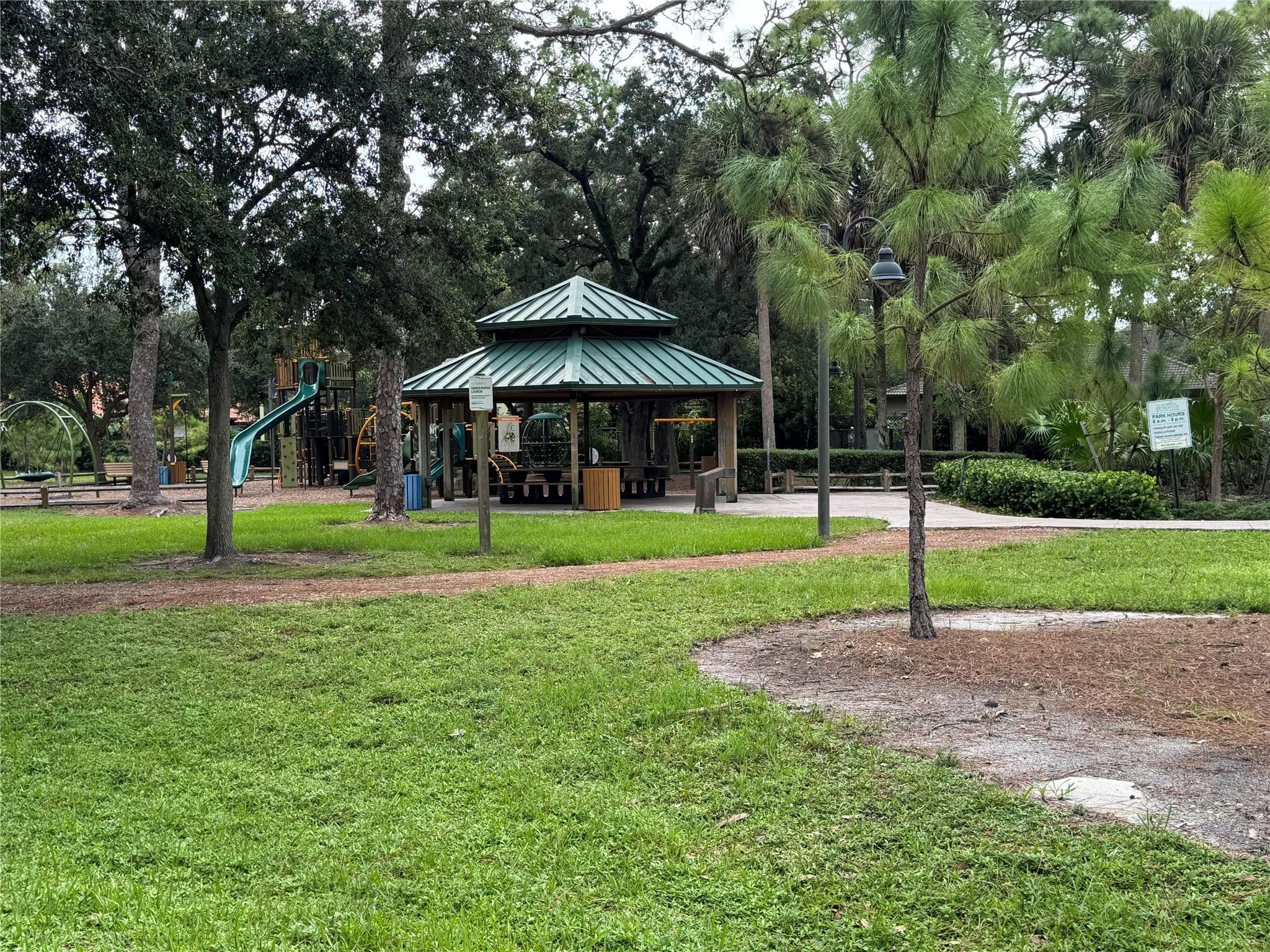 2BR – Apartment at 913 SW 15th Terrace #1